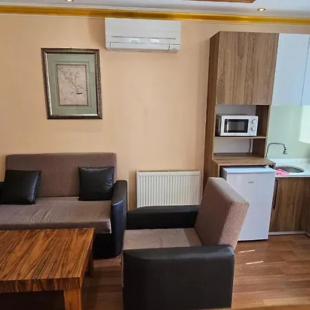 Dinara Hotel 2*