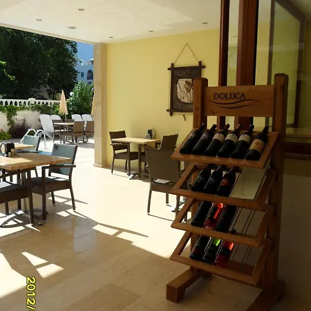 Hotel Dinara 2*