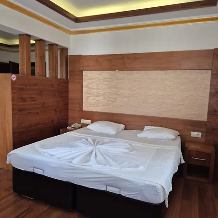 Dinara Hotel 2*